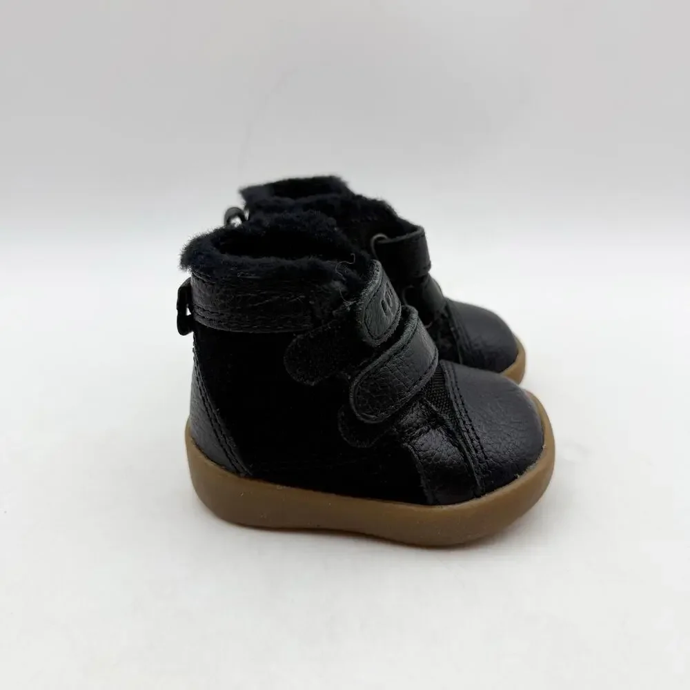 UGG baby rennon